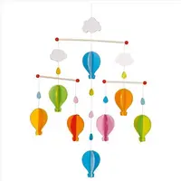 Carusel cu figurine din lemn, pentru bebelusi, Baloons