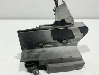 Broasca usa stanga spate 825033585R Dacia Logan 2 (2012-2017)