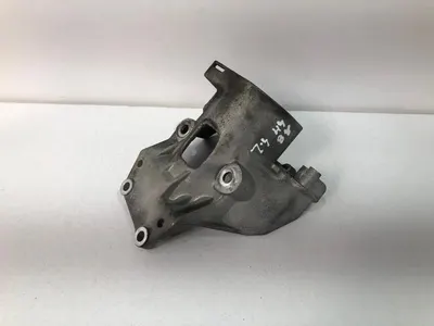 Suport pompa injectie 057130147af Volkswagen Touareg 2 (2010-2015) [7P]