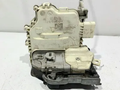 Broasca usa dreapta fata 8X1837016C Volkswagen Golf 7 (2012-2017)