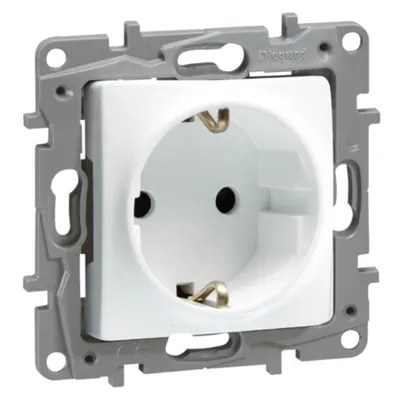 Priza schuko 2P+T, cu protectie mecanica pentru copii, alba, LEGRAND NILOE