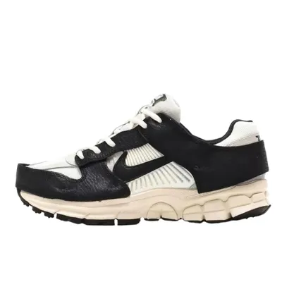 Zoom Vomero 5 Timeless Panda Dunk