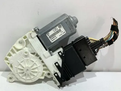 Motoras macara geam stanga spate 5N0959703 Skoda Octavia 2 facelift (2008-2013)