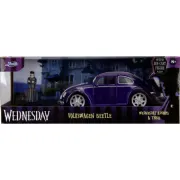 Wednesday Set masinuta metalica Volkswagen Beetle 1: 24 si figurina metalica 7 cm, Jada