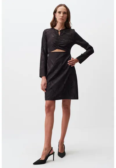 Rochie de satin cu decupaj frontal - Negru stins