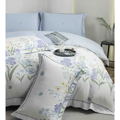 Lenjerie pat dublu, FINET DeLuxe, 6 piese, cu ELASTIC, Jojo Home, Cutie Eleganta, Alb, Bleu, Flori