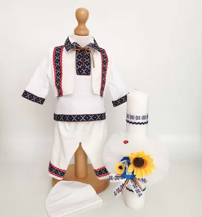 Set Botez Traditional Adi 86 a, 2 piese costumas traditional si lumanare Botez Traditional