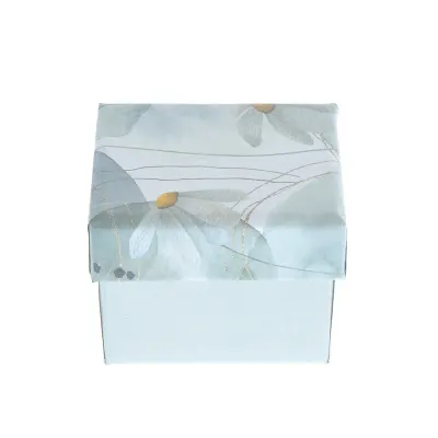 Cutie de cadou cu flori