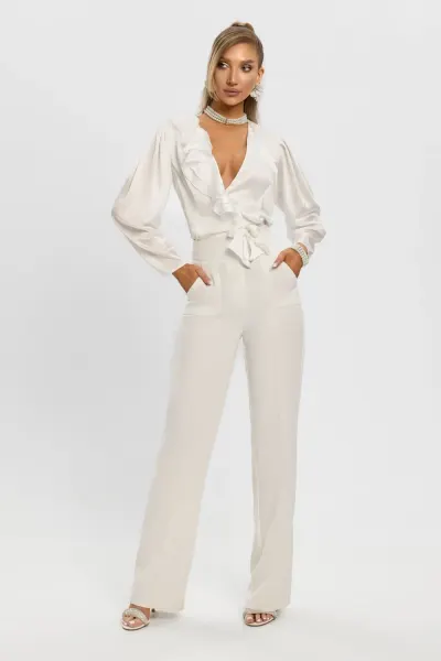 Bluza eleganta alba din voal cu decolteu petrecut cu volane