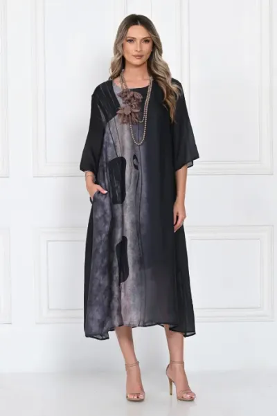 Rochie eleganta satinata A-line cu imprimeu abstract si croi lejer fluid, negru-gri