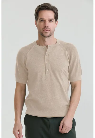 Tricou slim-fit cu guler henley - Bej inchis