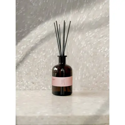 Difuzor de parfum #42 White Pepper, Tobacco, Vanilla – Perfumed Prague