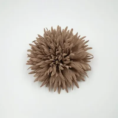 Brosa dama floare textila decorativa, bej inchis