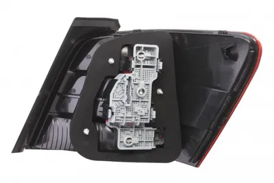 Stop tripla lampa spate stanga (Semnalizator fumuriu, culoare sticla: rosu) MERCEDES Clasa GLK 2008-2012