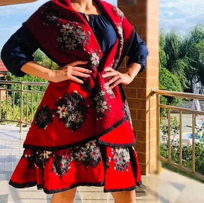 Costum din lana Anisoara
