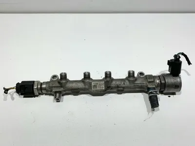 Rampa injectoare 04L130764D Volkswagen Golf 7 facelift (2017-2020) 2.0 tdi DFGA