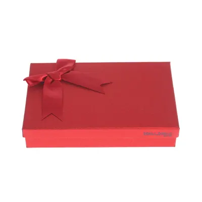 Cutie de cadou rosie cu funda 19 cm