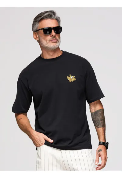 Tricou barbati loose fit cu aplicatie decorativa si decolteu rotund - din jerseu OM-TSCT-0275 - Negru