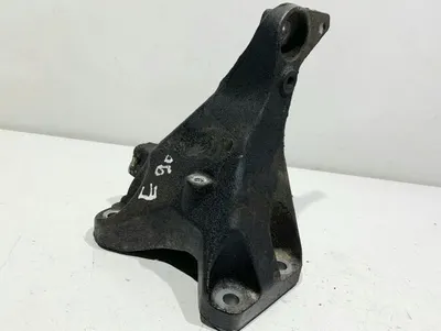 Suport motor dreapta 6781916 BMW Seria 1 (2004-2011) [E81, E87] 2.0d n47d20a , N47D20C 143 cp