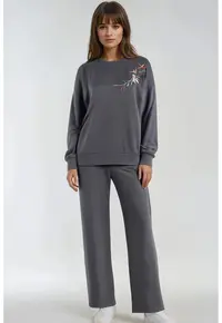 Set din doua piese - bluza brodata la gat si pantaloni largi - negru - jerseu - Gri inchis