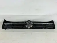 Grila centrala radiator (cu defect) 72111-63U0 Suzuki Vitara 4 facelift 2 (2024->)