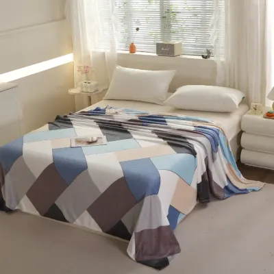 Patura Pufoasa CoCoLiNo (Fleece), 200x230cm, 240gr/mp, Gri, Albastru, Bej, Forme Geometrice - Rasfatul Perfect pentru Serile Racoroase