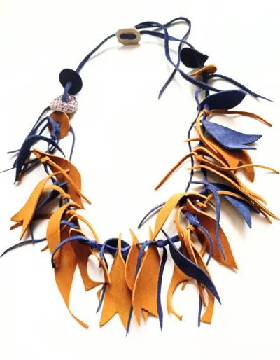 Colier handmade unicat multicolor din piele naturala,nuante bleumarin ,galben mustar