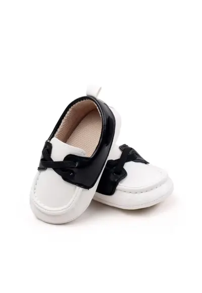 Pantofi tip mocasini Model AL 18870 - Pentru bebelusi - Piele ecologica - Baieti - Alb cu negru - Alb/Negru