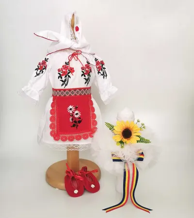 Set Botez Traditional a, Costum Traditional Muna 5 - 2 piese costumas si lumanare