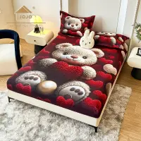 Cearsaf cu elastic, Bumbac FINET, Imprimeu 5D Identic cu Poza, 160x200cm, 2 fete de perne 50x70cm, Jojo Home, Rosu, Negru, Bej, Ursulet, Inimioare