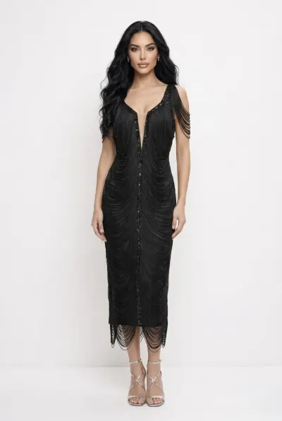 Rochie midi mulată pe corp prevăzută cu franjuri