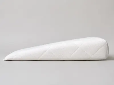 Perna antiregurgitare pentru copii Danpol cu spuma Visco Memory Foam, husa cu Aloe Vera 60 x 38 cm