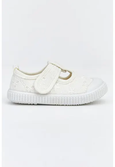 Pantofi brodati cu velcro - Alb fildes