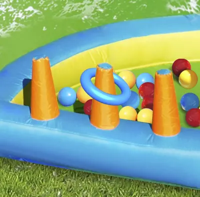 Saltea gonflabila Happy Hop Oasis 7 in 1, loc de joaca cu bile, tun cu apa, spatiu de catarat, doua tobogane, 30 bile plastic incluse