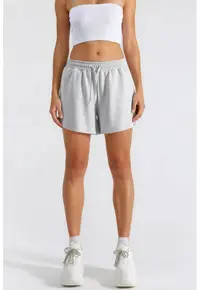 Pantaloni scurti - talie medie - croiala larga - gri - textil