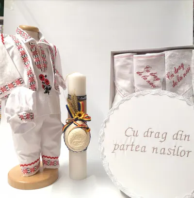 Set Botez Traditional Raul 11 - 3 piese Botez Traditional: trusou, lumanare, costumas