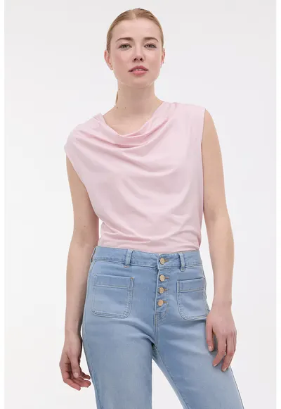Top din amestec de lyocell cu decupaj drapat - Roz pastel
