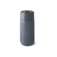 Cană de voiaj gri închis din sticlă 340 ml – Black + Blum