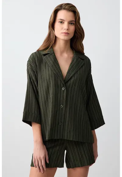 Pantaloni scurti striati cu talie inalta - Verde inchis