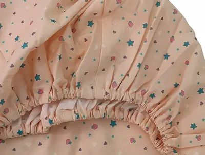 Cearceaf Lumea stelutelor colorate KidsDecor cu elastic din bumbac 70x110 cm