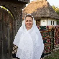 Marama traditionala Tania