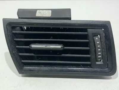 Grila ventilatie dreapta fata 5JA819702A Skoda Rapid (2012-2017)