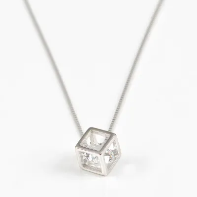 Colier elegant din argint cu pandantiv cubic