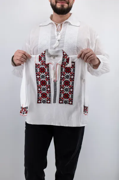 Ie traditionala baieti Bucur 3
