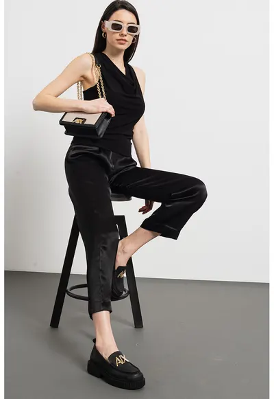 Bluza cu decolteu drapat - Negru