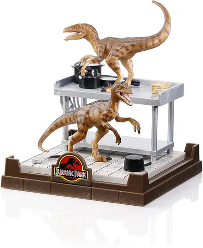 Statuetă The Noble Collection Movies: Jurassic Park - Velociraptor, 18 cm