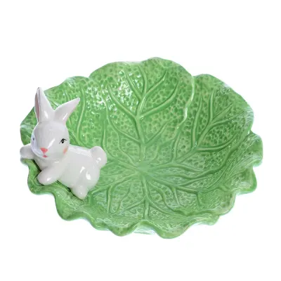 Platou din ceramica in forma de frunza decorat cu iepuras 25 cm