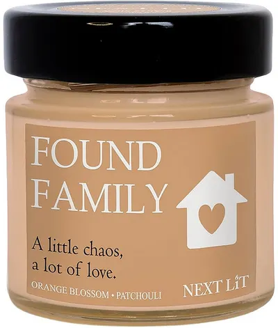 Lumânare parfumată Next Lit Burning Tropes - Found Family, 100 g
