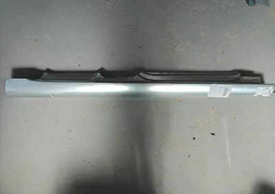 Prag lateral dreapta potrivit VW GOLF 5 2003-2010 (5 usi)
