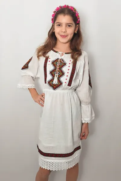 Rochie traditionala fetite Zoe 2